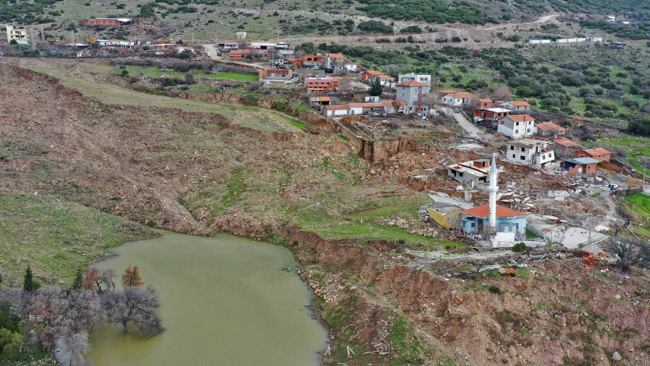 TOKİ, heyelanda zarar gören İzmirlilere müstakil evler yapıyor